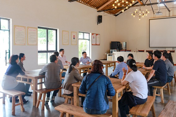 b4ebdf9f8232408ab600f18f4c0bcb4e.jpg IMG_3374.jpg