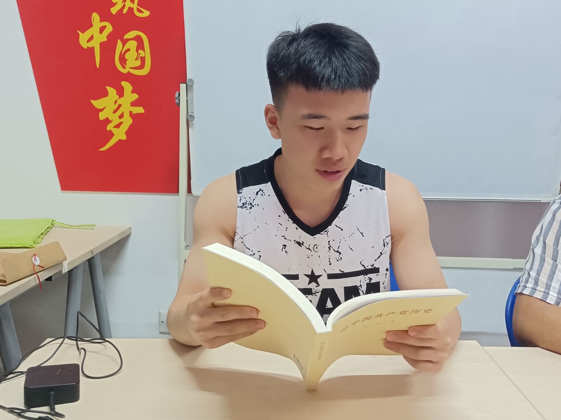 04af394421c74b889045e7f780ebc0f9.jpg 04af394421c74b889045e7f780ebc0f9.jpg